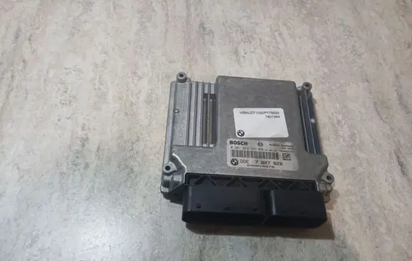 BMW 1 E81 E87 Engine control unit/module 0281013537