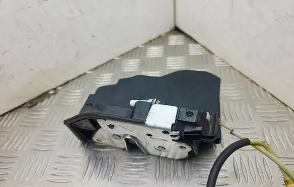 BMW 5 F10 F11 Rear door lock 7202146