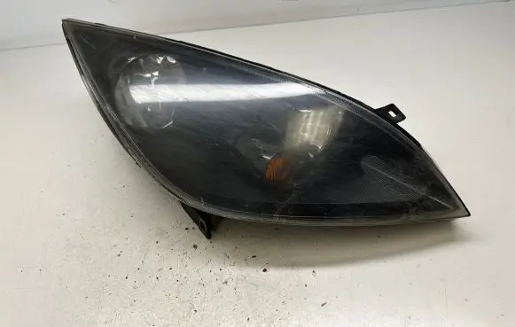 Mitsubishi Colt Headlight/headlamp 8301B368 0301208224