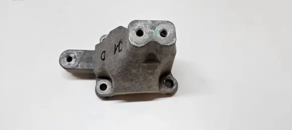 Jeep Grand Cherokee WL Engine mounting bracket 68375850AA