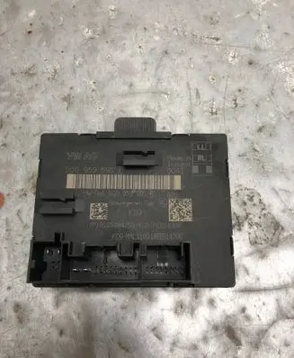 Volkswagen PASSAT B8 Door control unit/module 5Q0959595EBILI 5Q0959595E