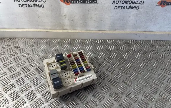 Ford Focus Fuse module 518783402