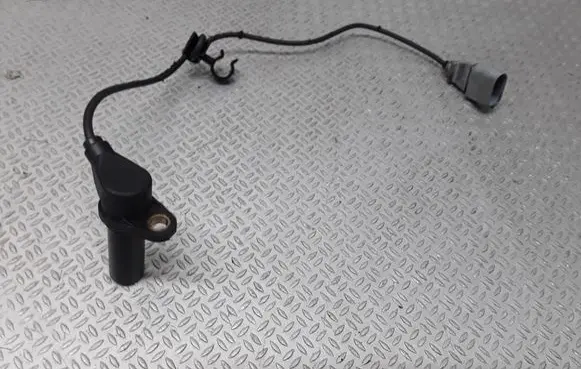 Volkswagen PASSAT B5.5 Crankshaft position sensor