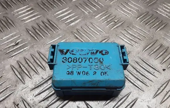 Volvo S40, V40 Interior lighting relay 30807050