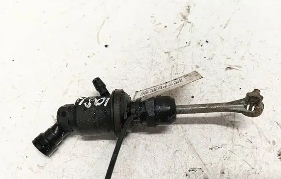 Suzuki Swift I Clutch master cylinder 