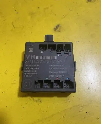 Mercedes-Benz E W212 Door control unit/module A2129004302 2129004302