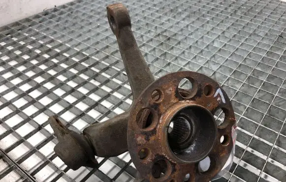 Mercedes-Benz B W245 Front wheel hub spindle knuckle