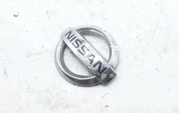 Nissan X-Trail T30 Manufacturer badge logo/emblem 628908H700