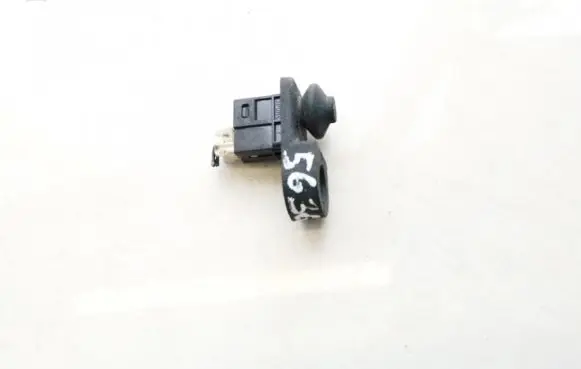 Subaru Outback Front door sensor 