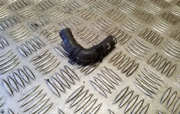 Volkswagen PASSAT B8 Engine coolant pipe/hose 04L121058AM