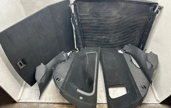 Porsche Cayenne (92A) Trunk/boot lower side trim panel