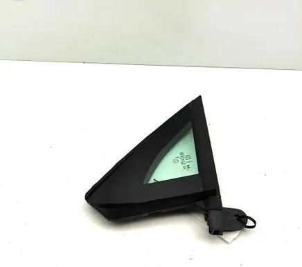 Volkswagen Tiguan Front triangle window/glass 571845113
