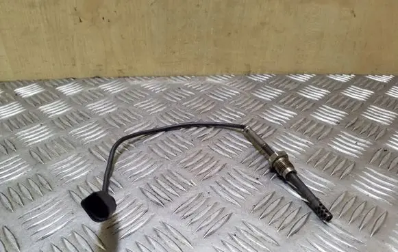 Audi A4 S4 B8 8K Exhaust gas temperature sensor 03L906088D