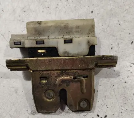 Renault Scenic I Tailgate/trunk/boot lock/catch/latch 7700354329