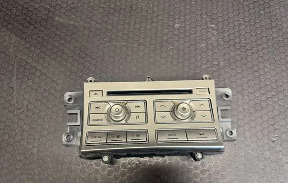 Jaguar XF X250 Climate control unit 8X2318C858AG 28189489 G925A