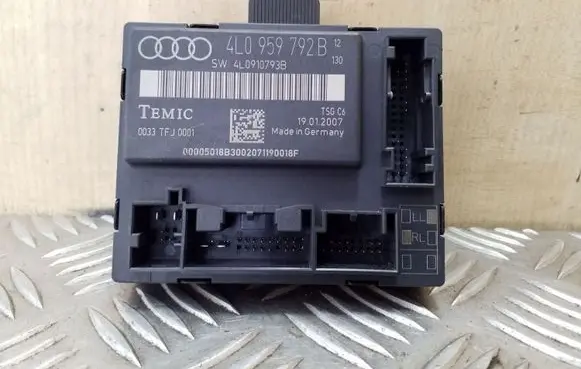 Audi Q7 4L Door control unit/module 4L0959792B 0033TFJ0001