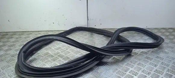 Mercedes-Benz GLE (W166 - C292) Trunk rubber seal (body) A1667400078