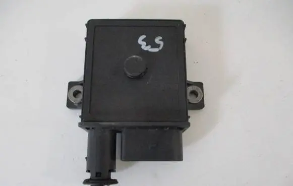 BMW 5 E60 E61 Glow plug pre-heat relay 2110022360