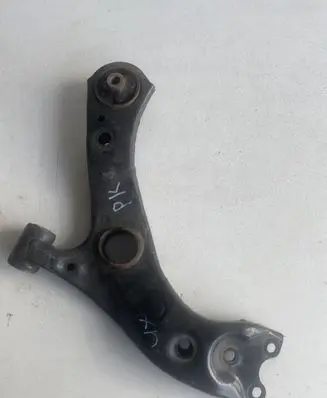 Lexus UX Front lower control arm/wishbone Y0409118