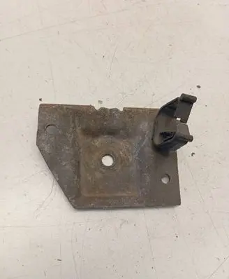 Battery bracket