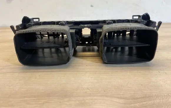 Toyota RAV 4 (XA40) Dash center air vent grill 4556532191 4556432190