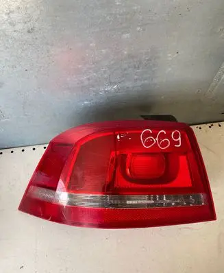 Volkswagen PASSAT B7 Rear/tail lights 3AE945095F 90004873
