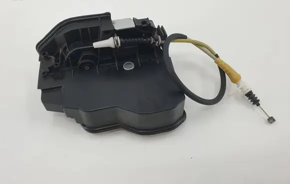 BMW 5 F10 F11 Front door lock 7202145