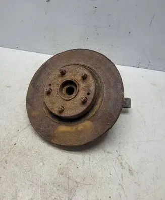 Toyota Corolla Verso E121 Front wheel hub spindle knuckle