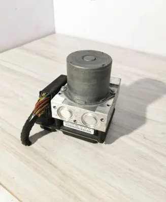 BMW X3 E83 ABS Pump 3421416 3420395
