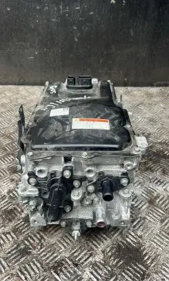 Voltage converter inverter