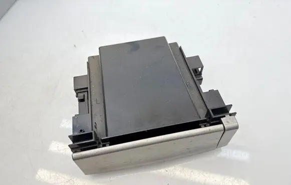 Subaru Forester SG Front trunk storage compartment D060306E0371