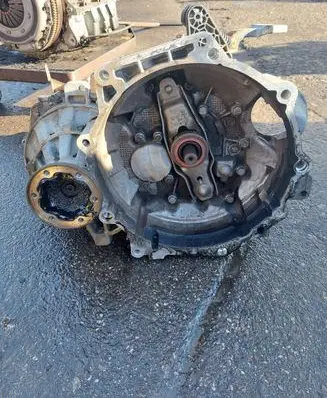 Volkswagen Touran II Manual 6 speed gearbox