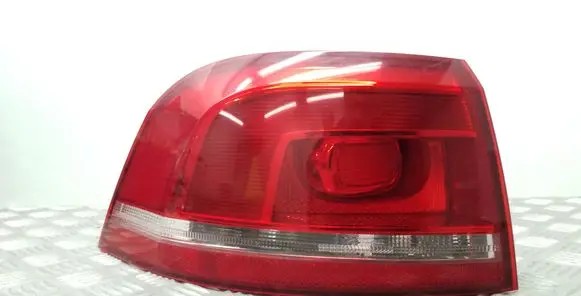 Volkswagen PASSAT B7 Rear/tail lights 3AF945095E
