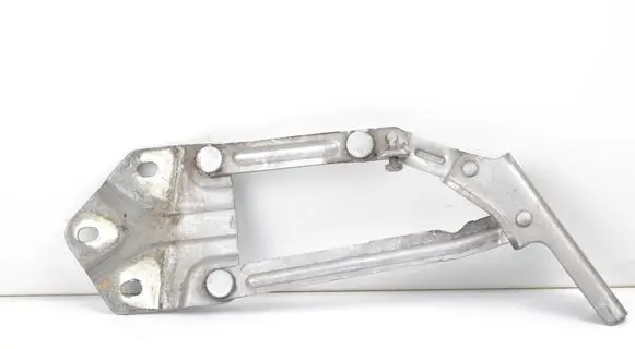Engine bonnet/hood hinges