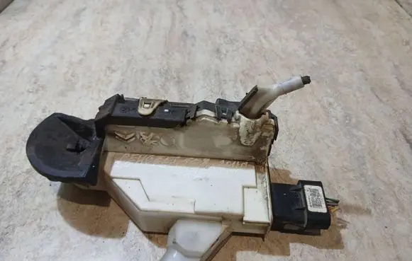 Peugeot 508 Front door lock PSA851916