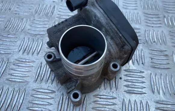 Volkswagen Cross Polo Intake manifold valve actuator/motor 03D133062F A2C53367617