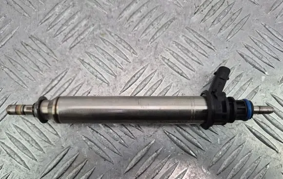 Mercedes-Benz A W176 Fuel injector A2780700687