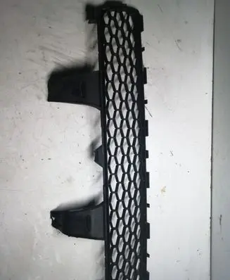 Toyota Corolla Verso AR10 Front bumper lower grill 531120F030