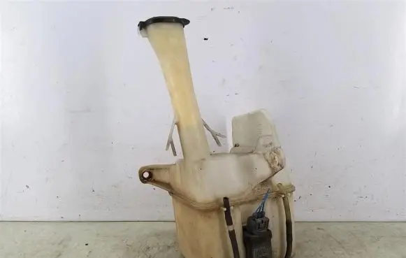 Toyota Corolla E120 E130 Windshield washer fluid reservoir/tank 060851-054