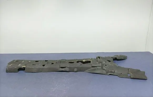 Engine bonnet/hood sound/heat insulation
