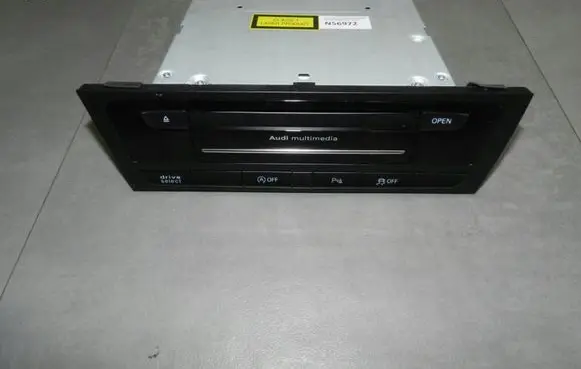 Audi A5 Sportback 8TA CD/DVD changer 8R1035748J