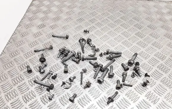 Volkswagen Touran III Nuts/bolts 