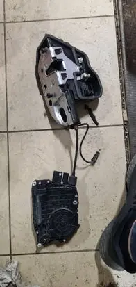 BMW 7 F01 F02 F03 F04 Rear door soft close latching motor 7185687