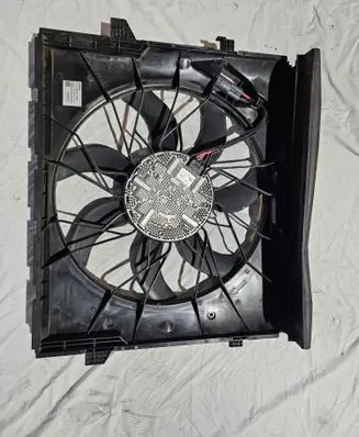 Jeep Grand Cherokee Radiator cooling fan shroud 68252638AB