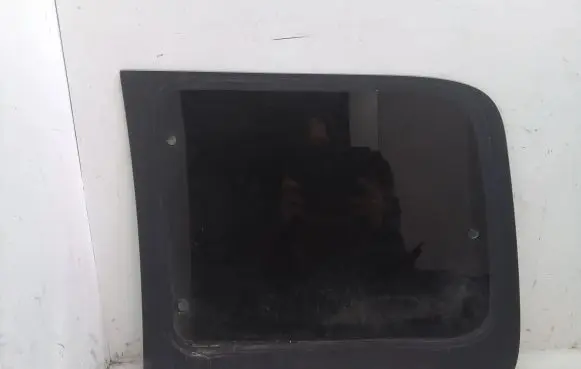 Citroen Berlingo Rear side window 43R000016