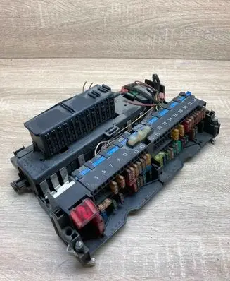 BMW 3 E46 Fuse box set 8364542