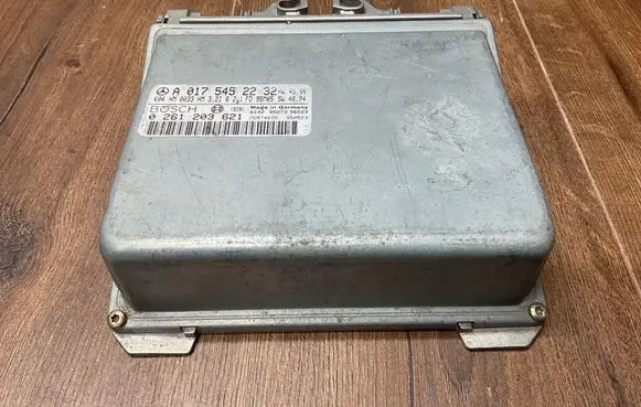 Mercedes-Benz E W124 Engine control unit/module ECU 0175452232 0261203621