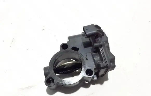 BMW 5 G30 G31 Throttle valve 8512452