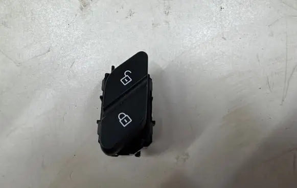 BMW X1 F48 F49 Central locking switch button 9320641 20315810