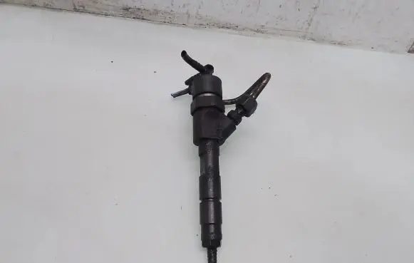 Fuel injector